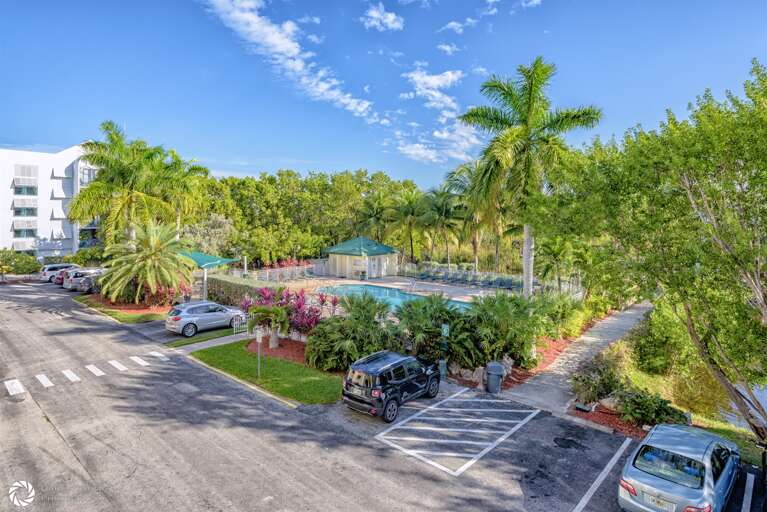 Rum Cay @ Sunrise Suites