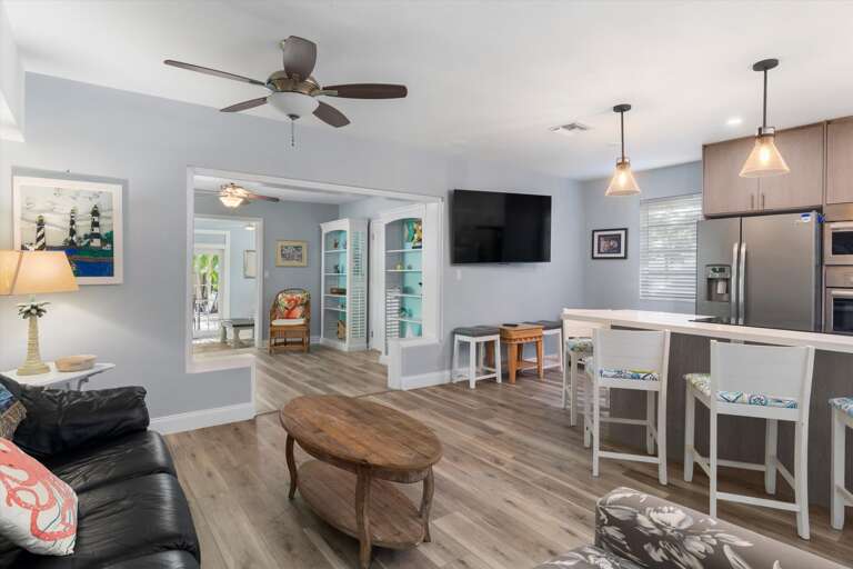 Kitchen with breakfast bar and sitting area