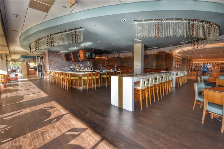 Embassy Suites Restaurant/Bar