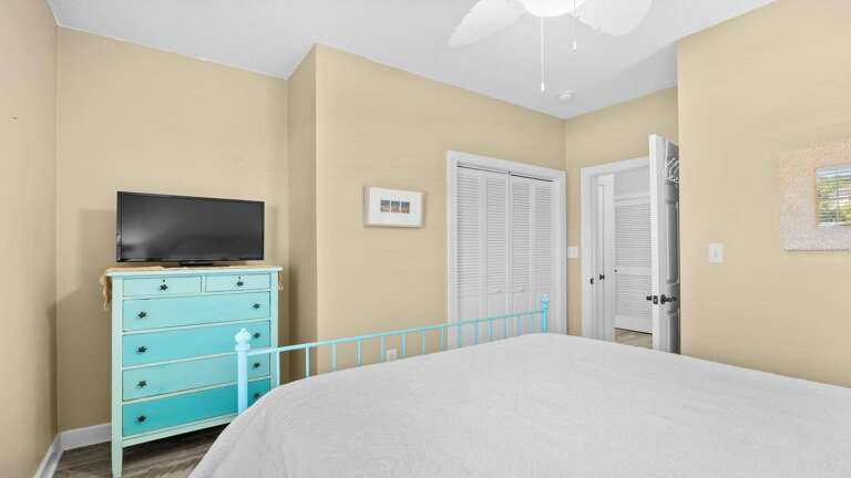 Queen Bedroom