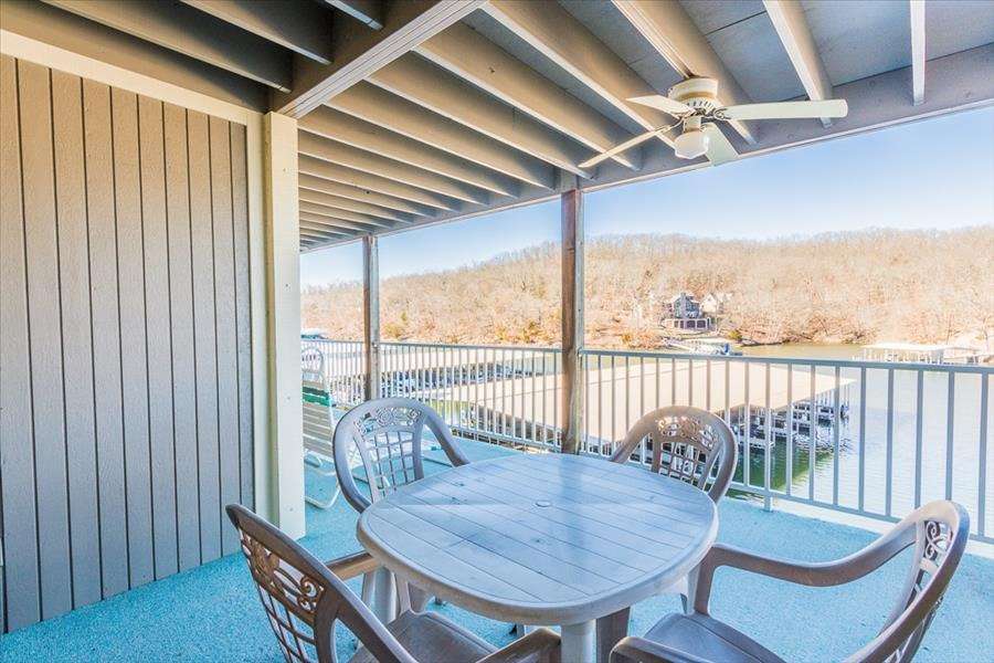 Lazy V01 5 Bedroom Vacation Place for Rent in Osage Beach Missouri