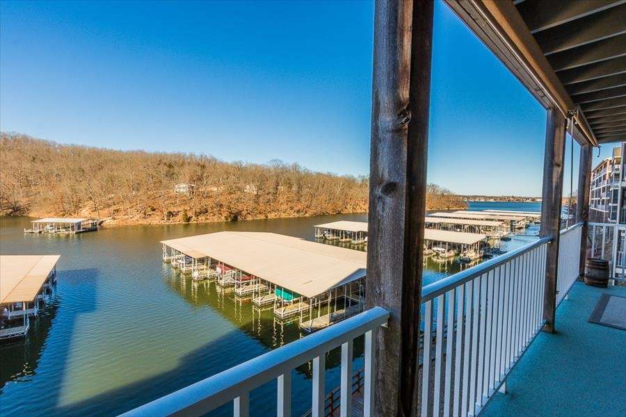 Lazy V01 5 Bedroom Vacation Place for Rent in Osage Beach Missouri