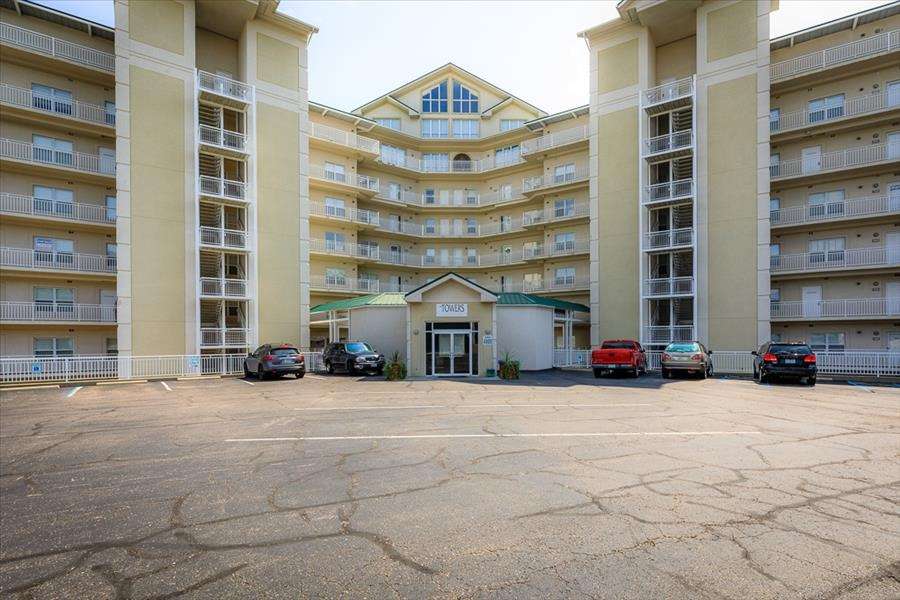 Towers 9106 Luxury 4 Bedroom Condo Rental in Osage Beach, MO Sleeps 10