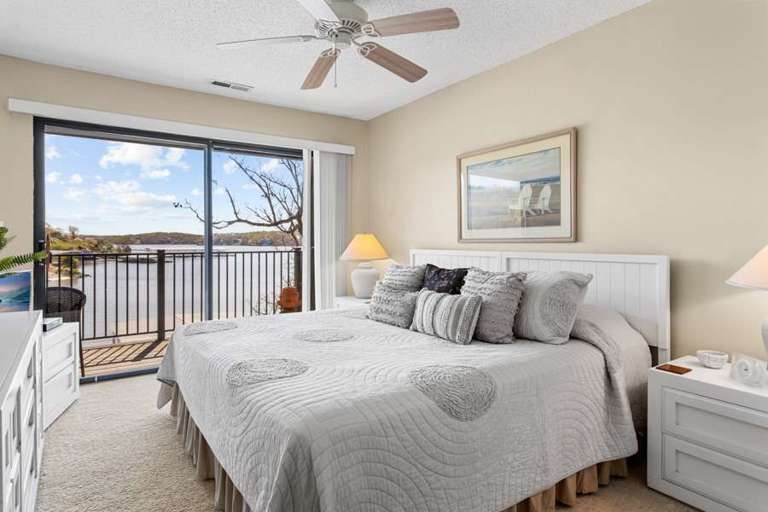 Waters Edge 22 Lake Ozark, MO Condo Rental 3 Bedrooms,