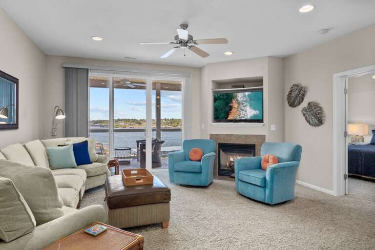 Lands End 655 Luxurious 3 Bedroom Condo in Osage Beach, MO Sleeps 8