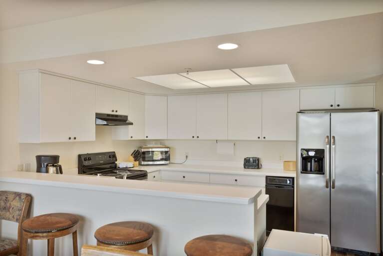 Kitchen and Breakfast Bar