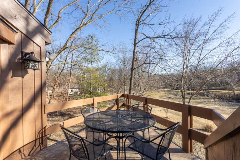 Deck (Main Level) Deck (Main Level)