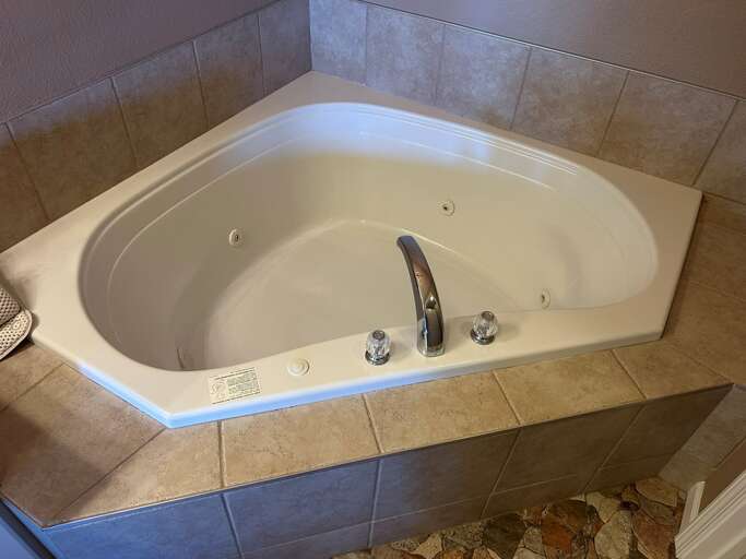 Master Bathroom Garden Tub