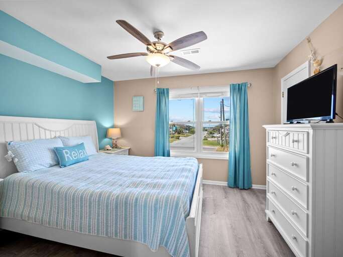 Queen Bedroom - Streetside