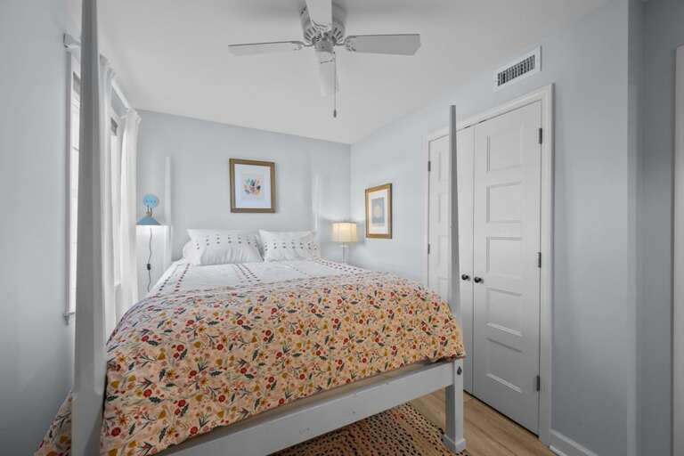 Bedroom 3 - 1st Level - Queen Bed