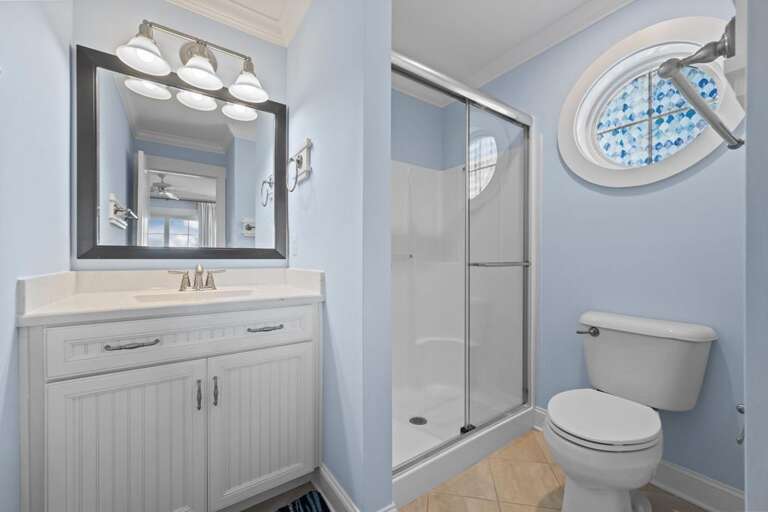 Northside Oceanfront King - Private Bath