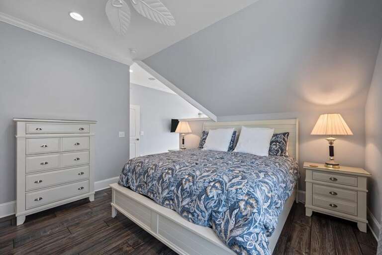 Top Floor Southside Master - King