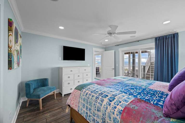 Southside - Oceanfront - King - Deck Access