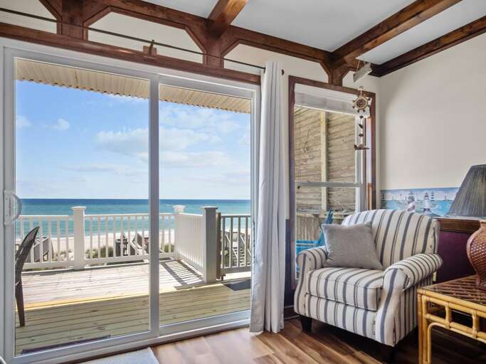 Living Area - Outstanding Ocean Views