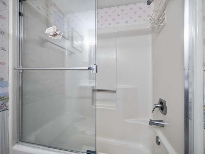 Tub and Shower - Bath 2