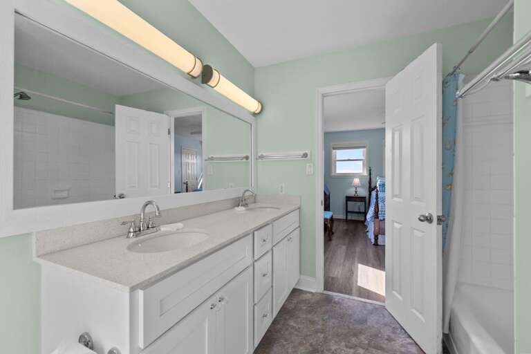 Top Level - Full Bath