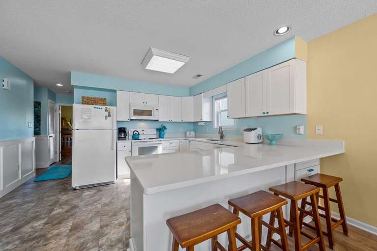 Kitchen - Additional Seating at Bar Area