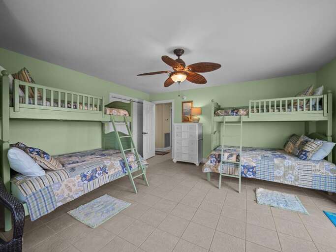 1st Level Bunk Room - Pyramid Bunks