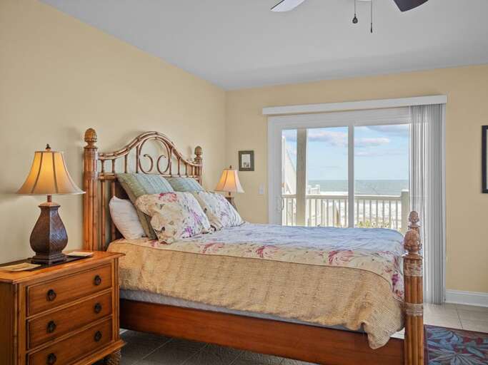 1st Level Queen Master - Deck Access