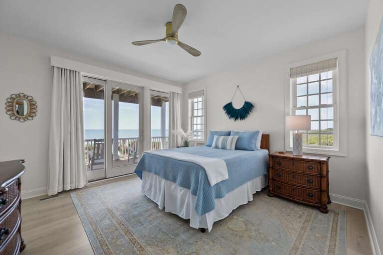 1st Level Queen Bedroom - Porch Access