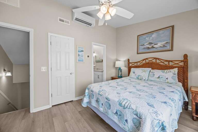 Top Level Master - Queen Bed