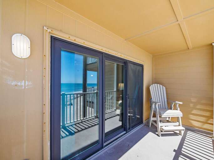 Private Balcony - Additional View