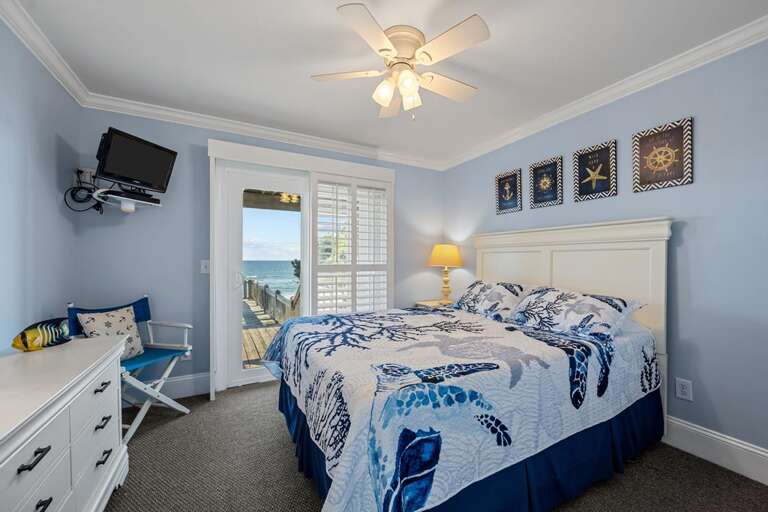 Bedroom 3 - Middle Location - Oceanfront - Queen Bed