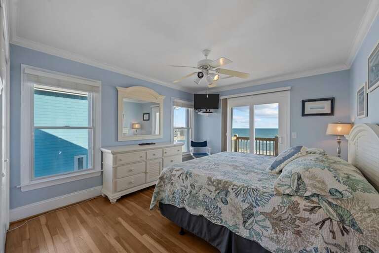 Top Floor Master - King Bed - Deck Access