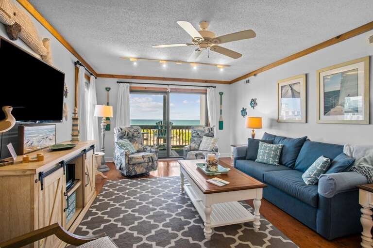 Living Room - Great Ocean and Pool View