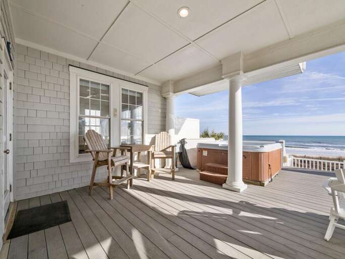 Covered Porch - Oceanfront Hot Tub