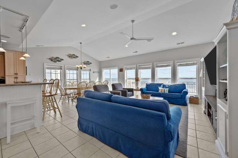 Living Area - Expansive Ocean Views