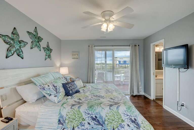 Master Bedroom With King Bed