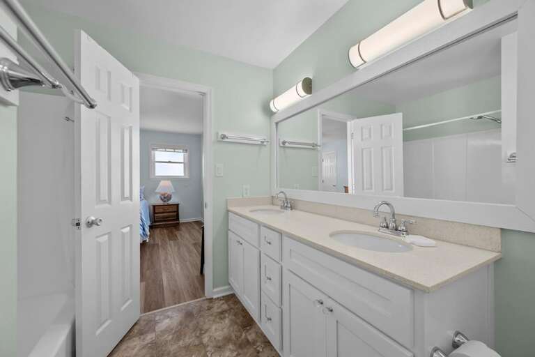 Top Level - Full Bath