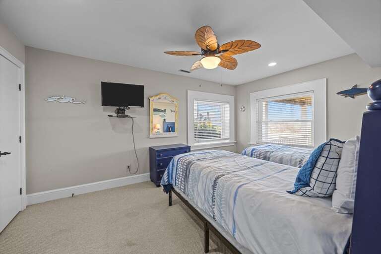 First Level Twin Bedroom - 2 Twins