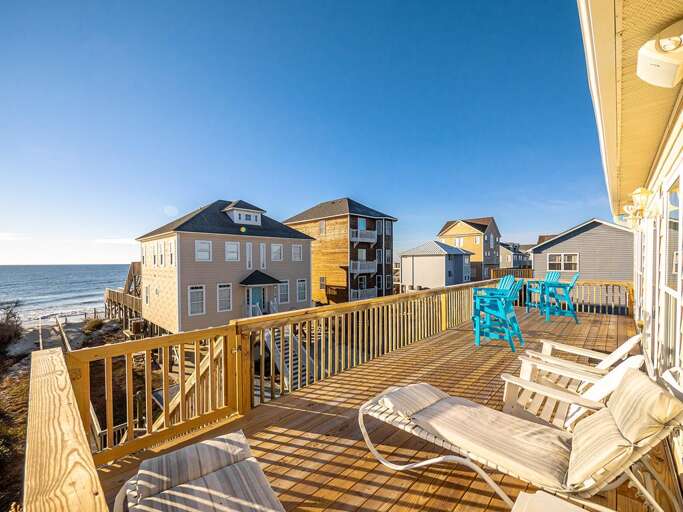 Upper Oceanfront Deck