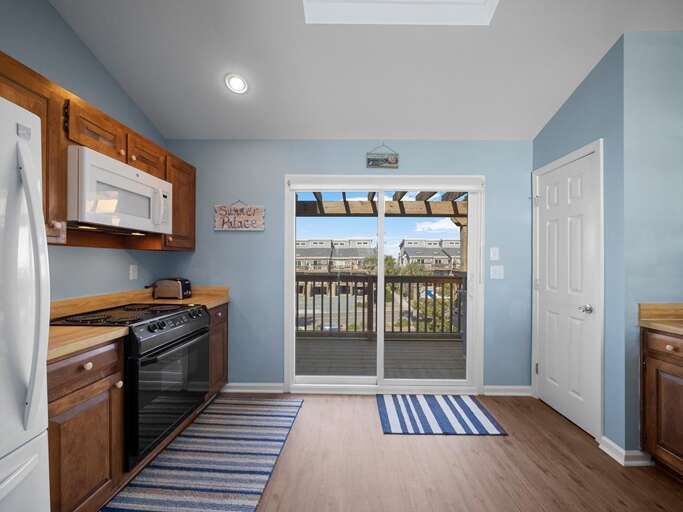 Large Deck Off Kitchen