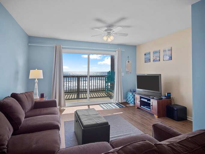 2nd Level - Living Room - Deck Access