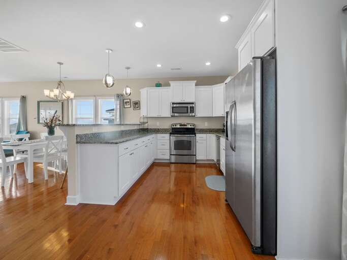 Kitchen Additional View