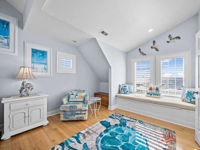 Master - Sitting Area