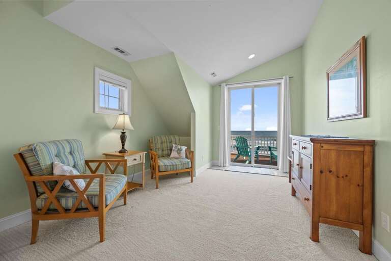 Master - Seating Area - Deck Access to Hot Tub