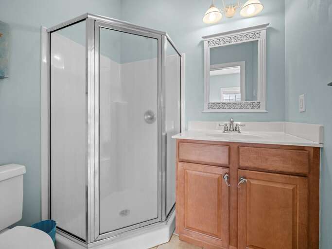 Private Bath for Queen Bedroom Streetside