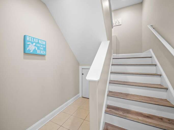 Stairs up to Living Level