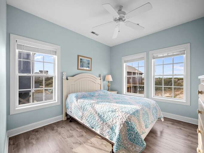 1st Level - Queen Bedroom - Street Side