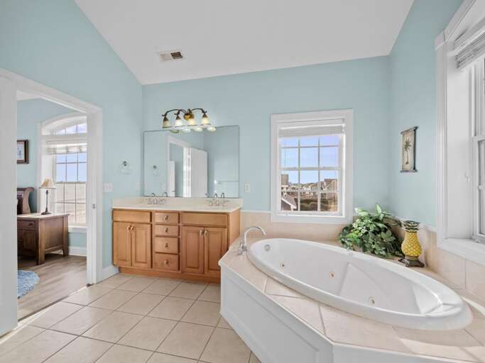 Private Bath for Master 2 - Jacuzzi