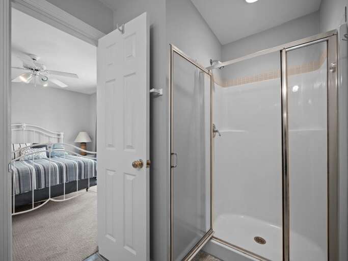 Jack and Jill Bath - Bedroom 3 and 4