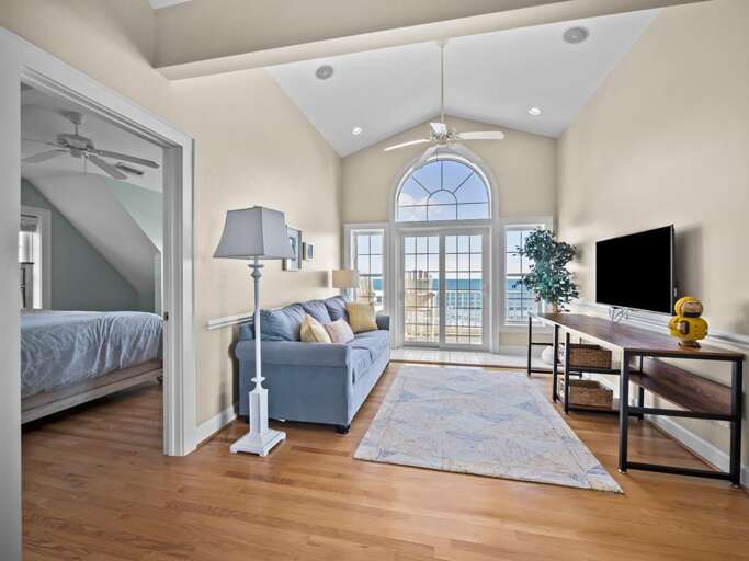 Top Floor Seating Area - Bonus Room