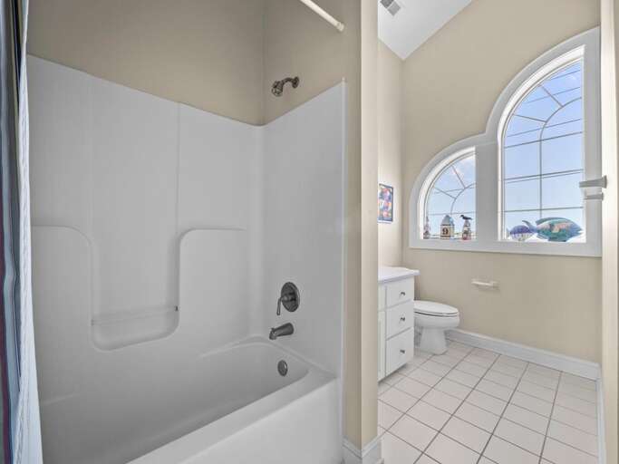 Top Floor - Full Bath Shared - Tub and Shower