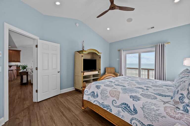 Master Bedroom - Deck Access