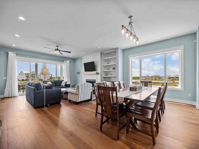 Dining - Living Area - Expansive Views