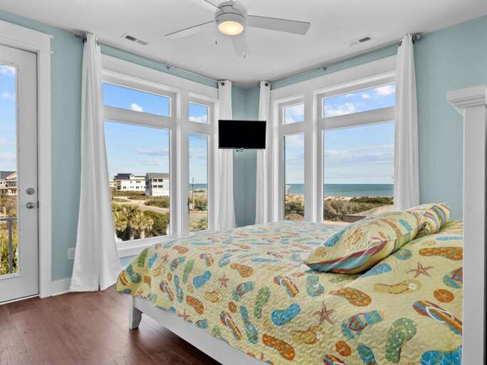 North Facing King Master - Private Viewing Balcony